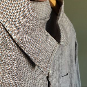 2XL button-down dress shirt.